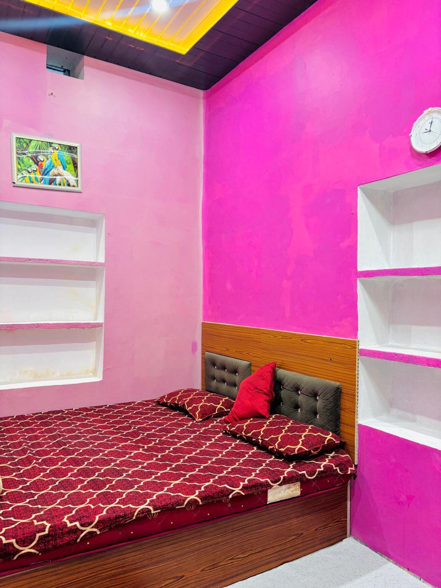 Shivalay Paying Guest House Варанаси Экстерьер фото
