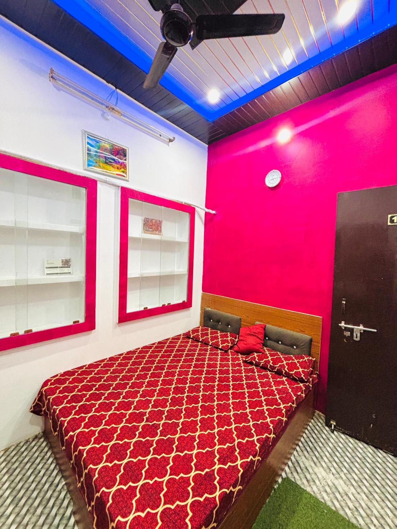 Shivalay Paying Guest House Варанаси Экстерьер фото