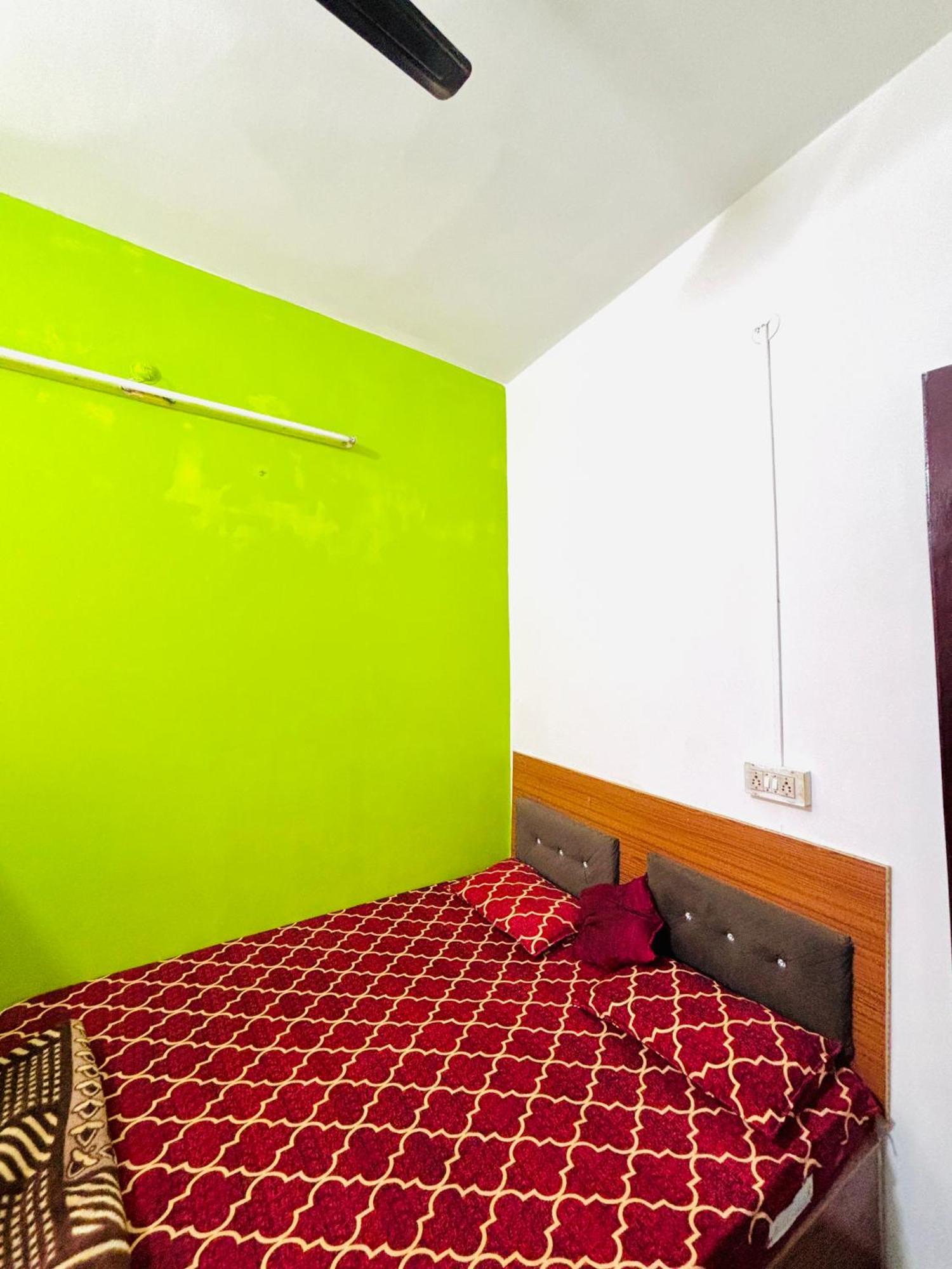 Shivalay Paying Guest House Варанаси Экстерьер фото