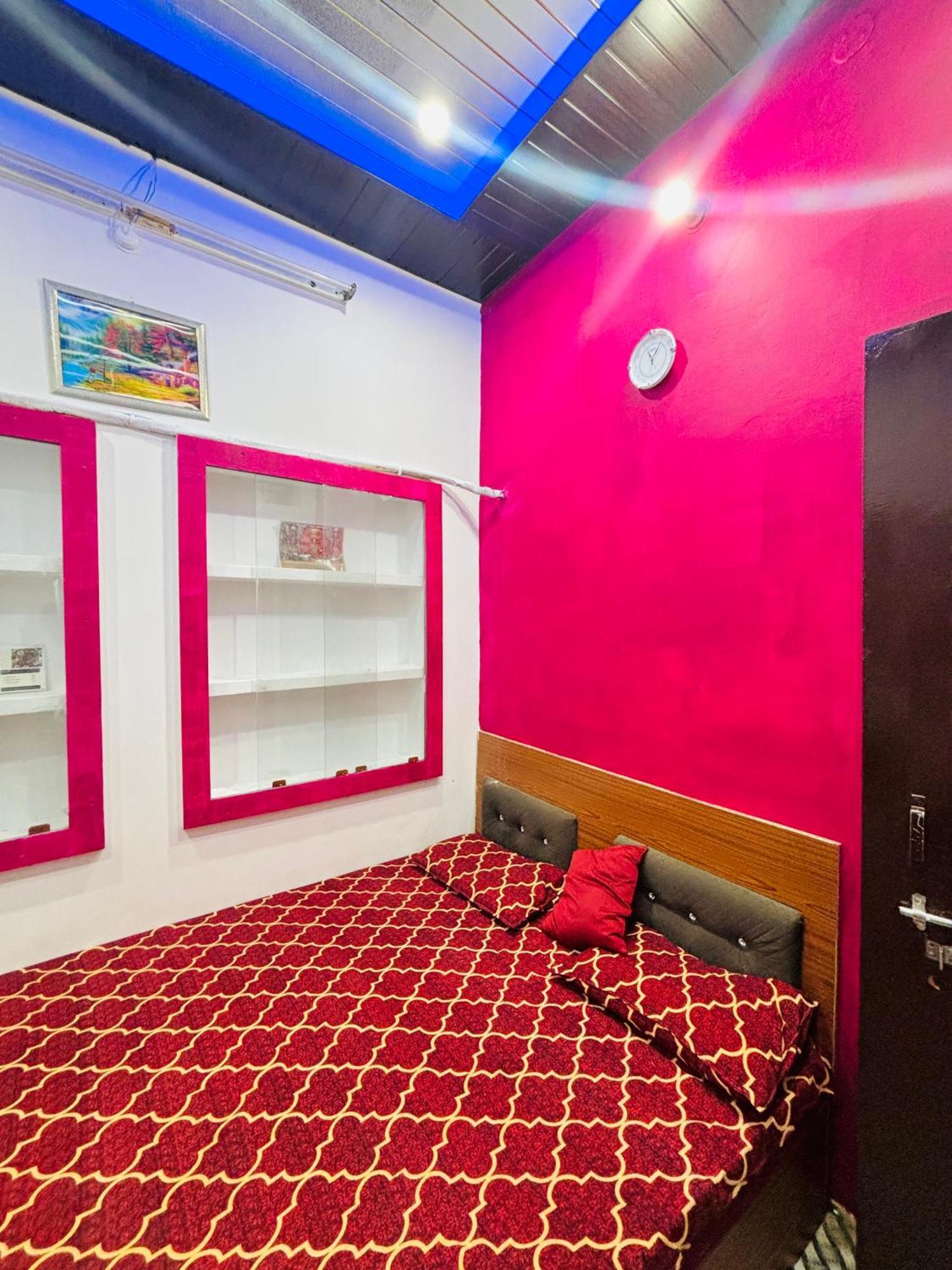 Shivalay Paying Guest House Варанаси Экстерьер фото
